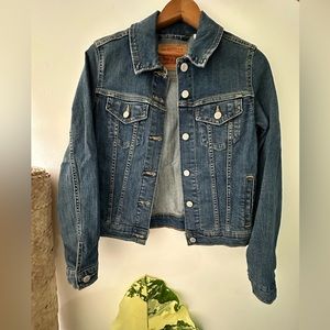 Levi’s Jean Jacket / sz Small / Like New